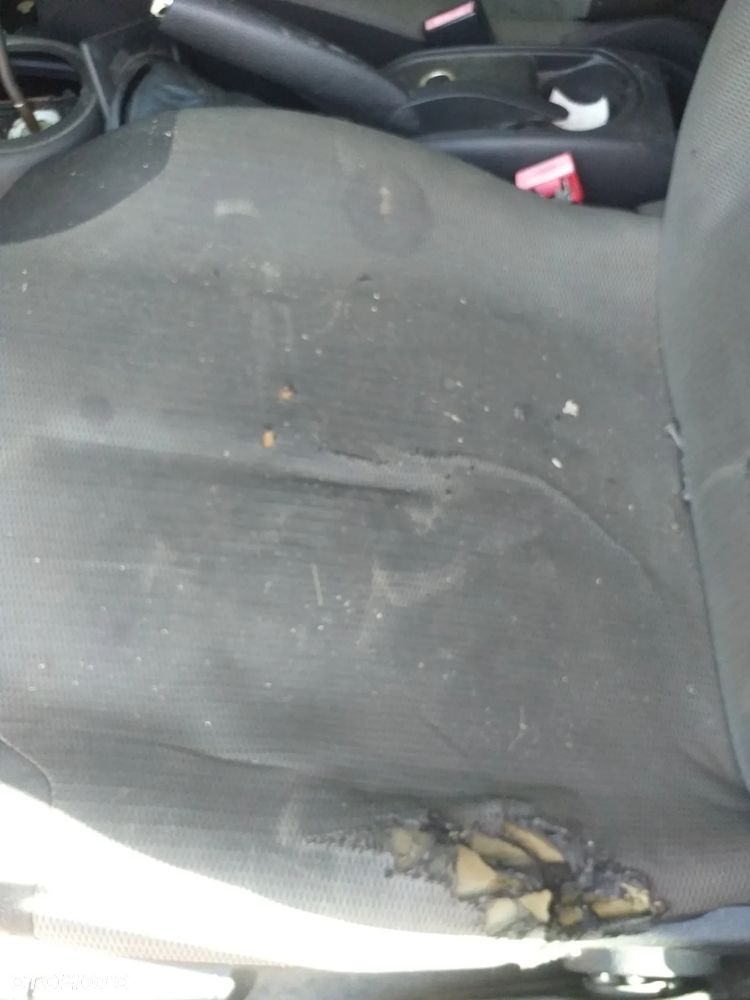Auto na części - Citroen C4 diesel 2010 Silnik Skrzynia Drzwi Maska Klapa Błotnik Zderzak Lampa Szyba Klamka Lusterko Deska Kokpit - 9