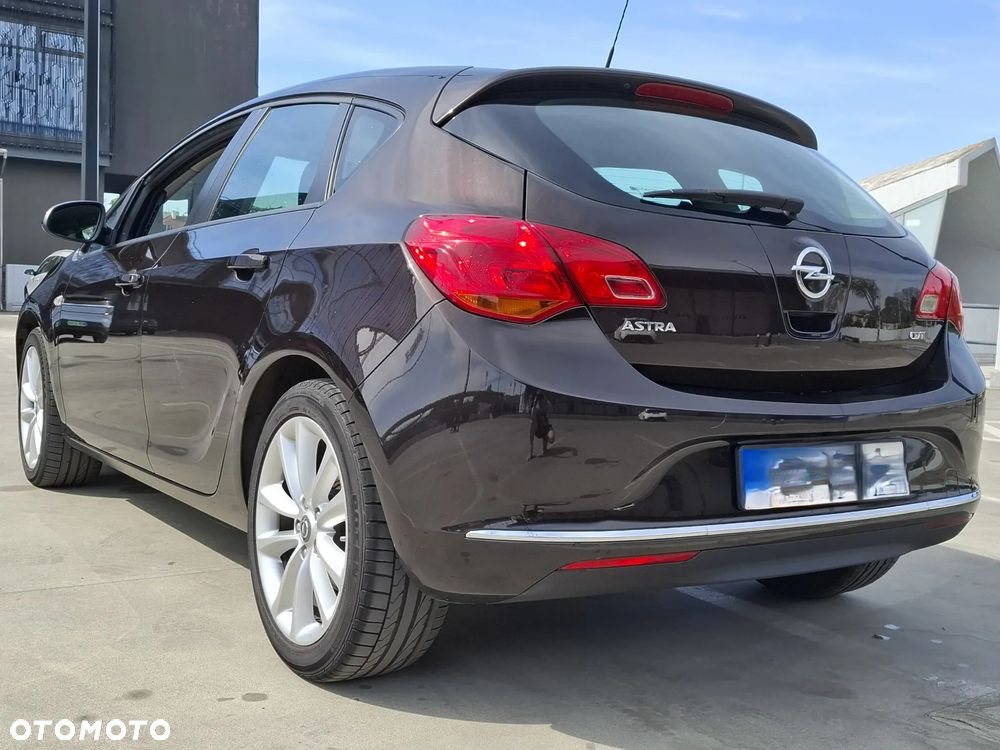 Opel Astra 1.6 CDTI Essentia - 2
