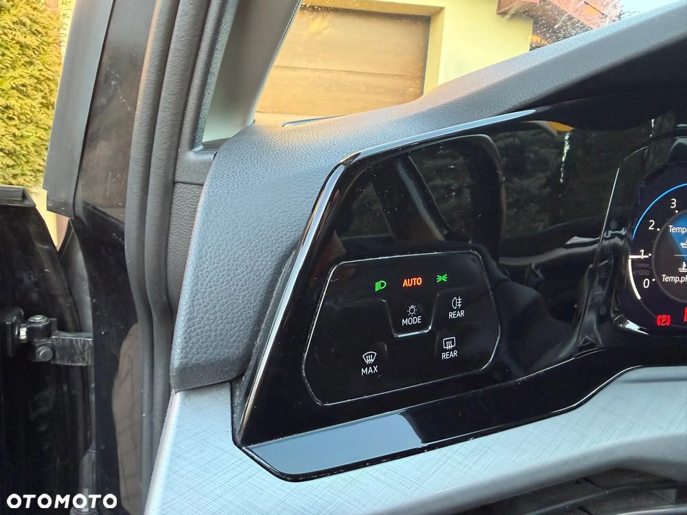 Volkswagen Golf 1.5 eTSI OPF DSG Life - 18