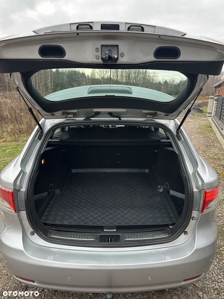 Toyota Avensis - 6