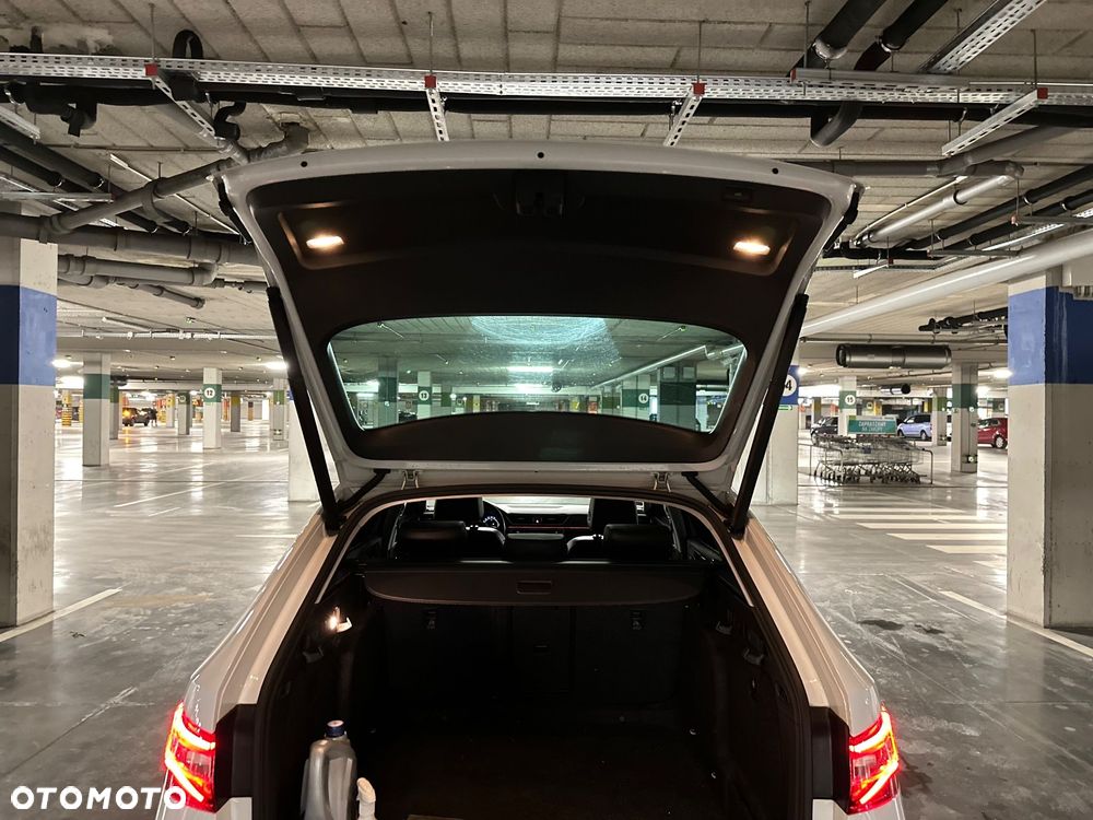 Skoda Superb 2.0 TDI 4x4 L&K DSG - 19
