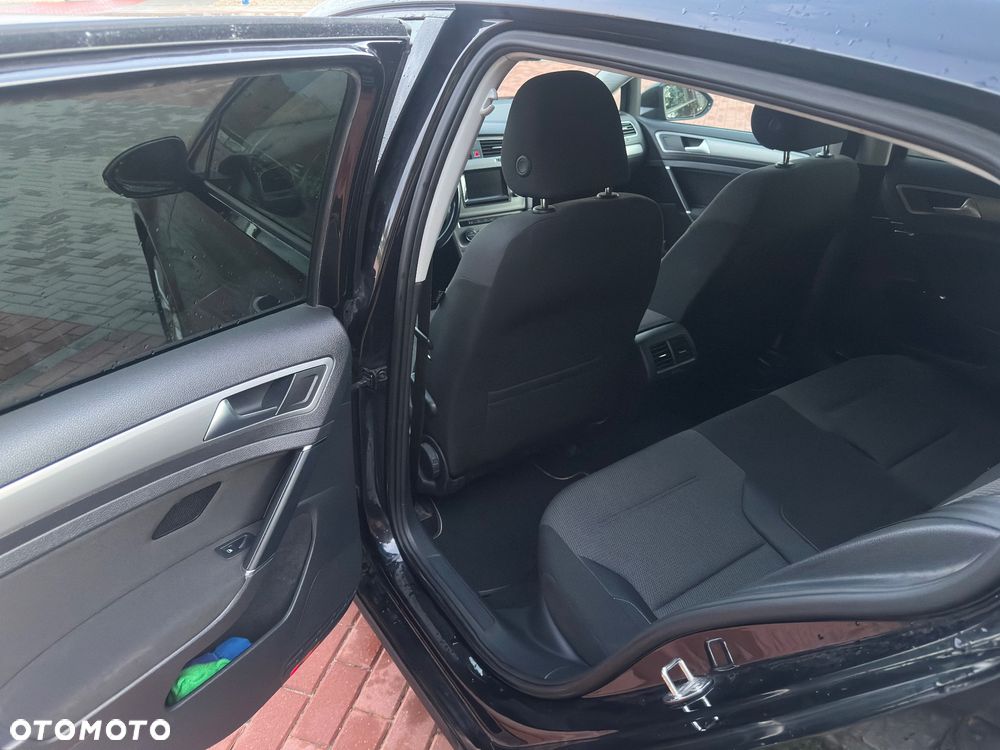 Volkswagen Golf - 23