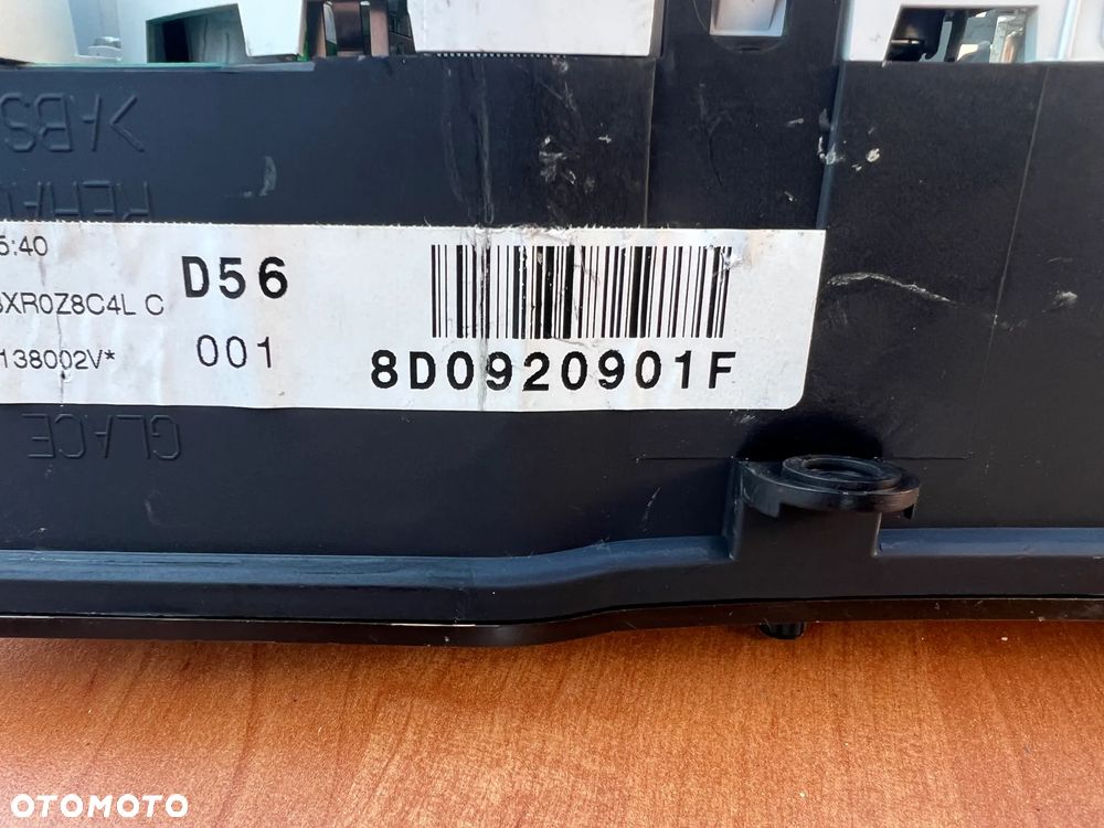 LICZNIK ZEGARY AUDI A4 B5 8D0920901F - 6