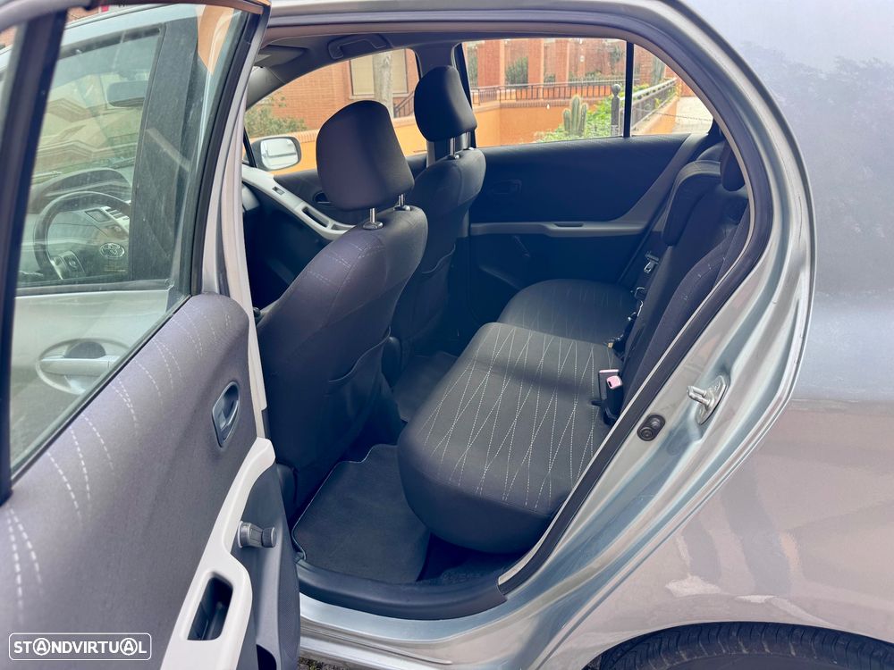 Toyota Yaris 1.0 VVT-i AC - 11