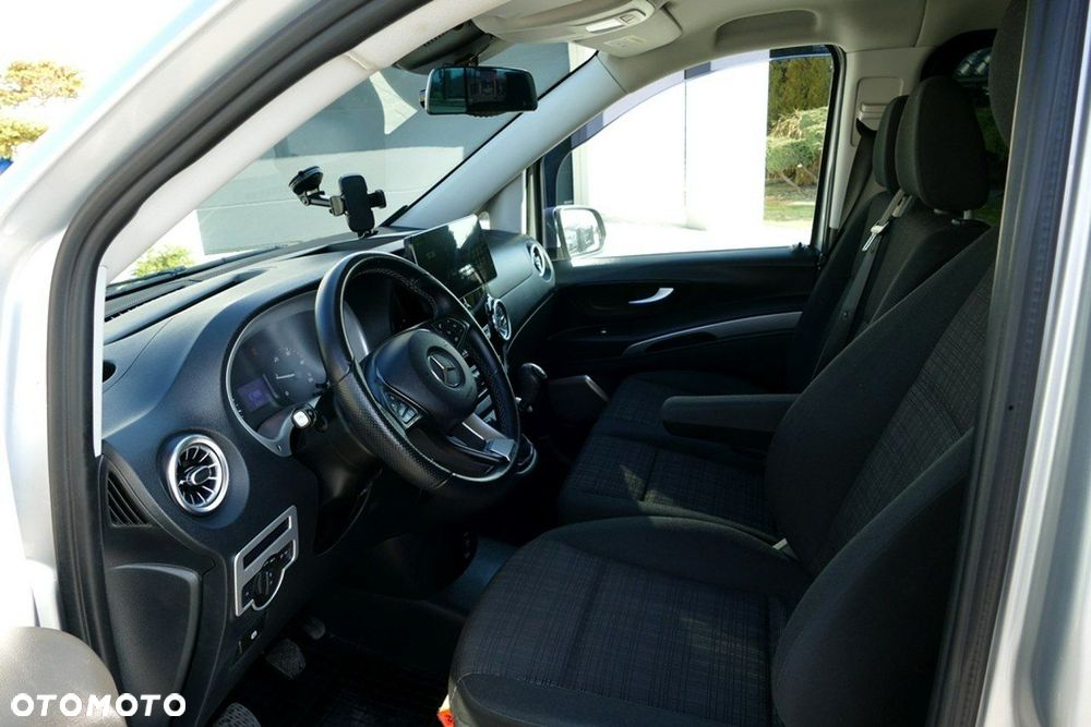 Mercedes-Benz Klasa V - 18