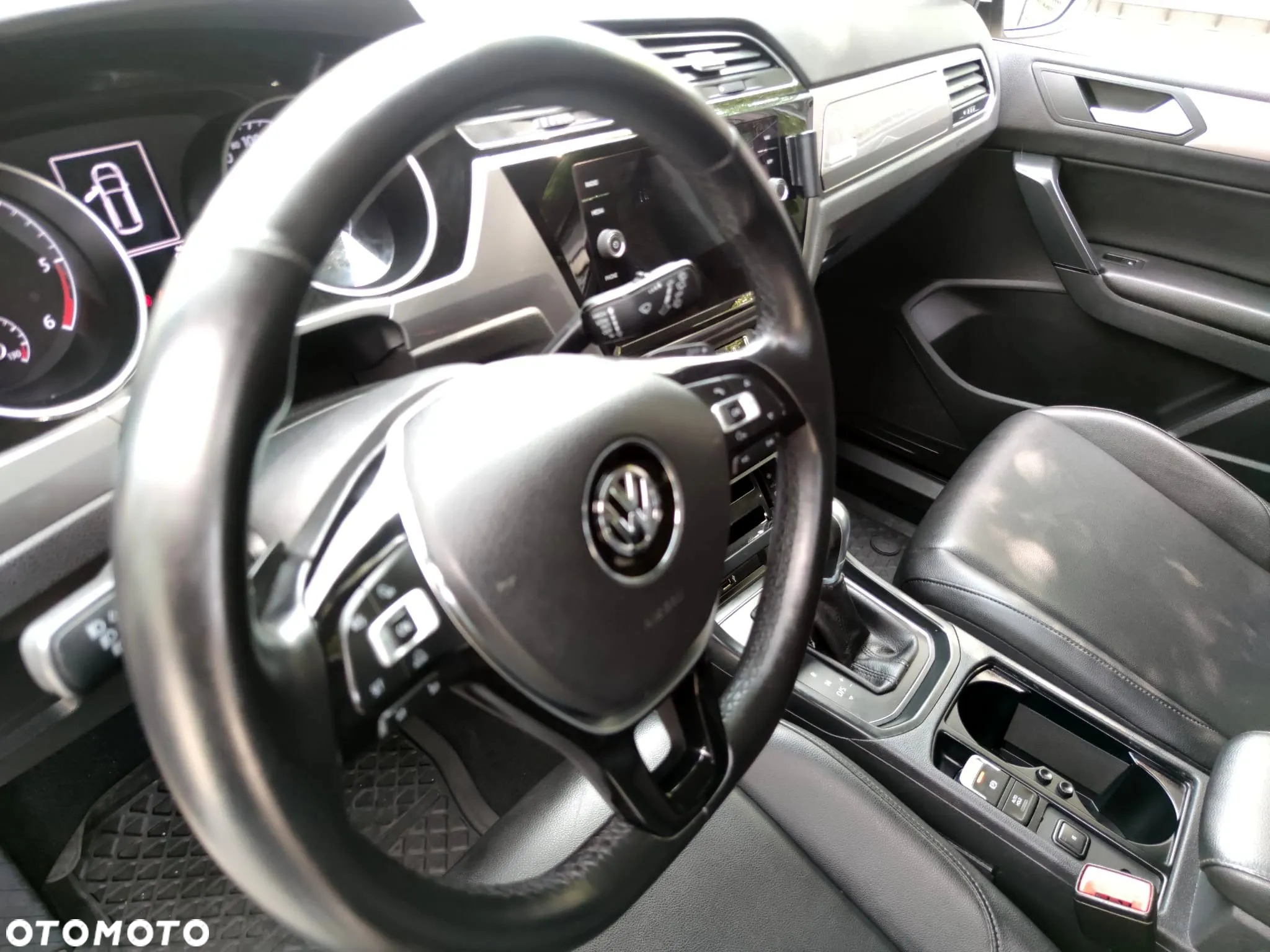 Volkswagen Touran - 21