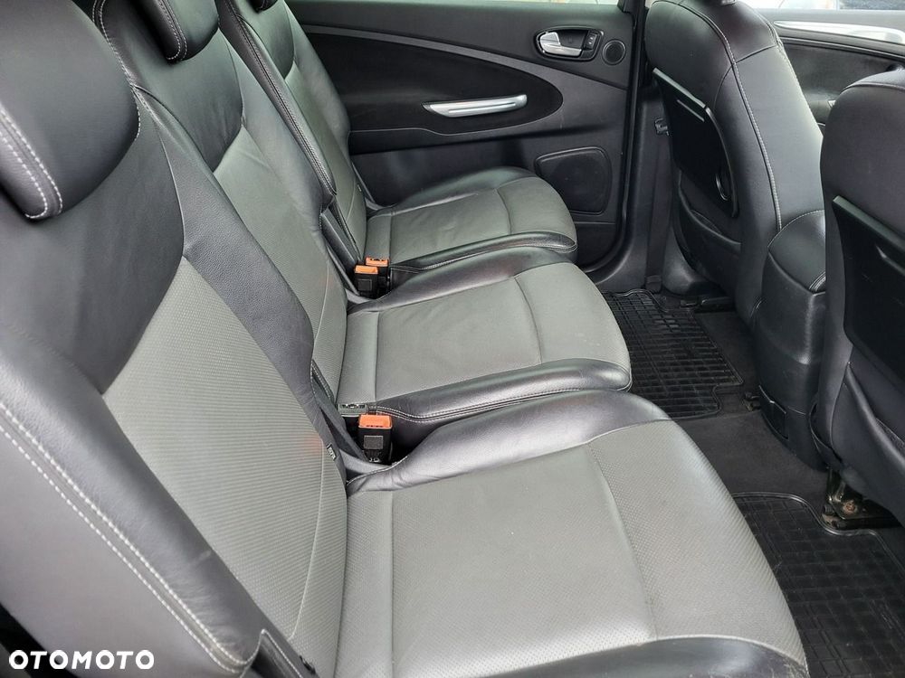 Ford S-Max - 22