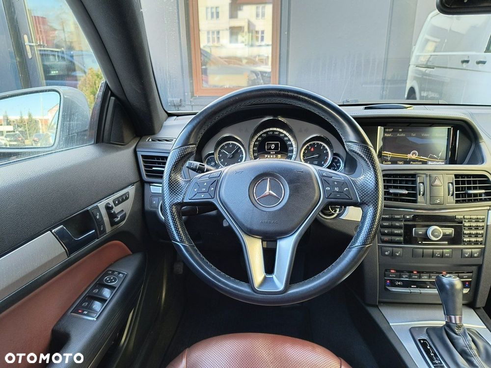 Mercedes-Benz Klasa E 250 BlueEFFICIENCY 7G-TRONIC - 21