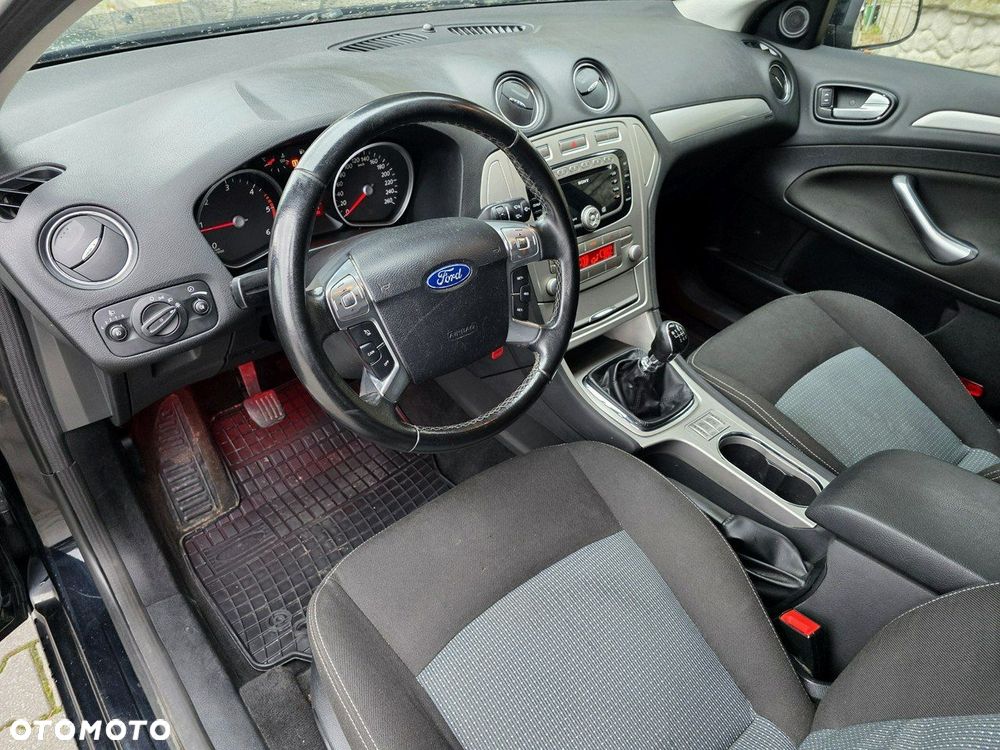 Ford Mondeo - 12