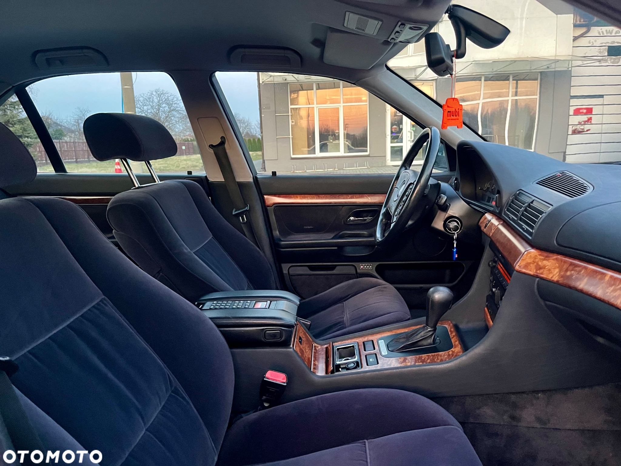 BMW Seria 7 735i - 9