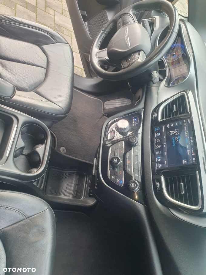 Chrysler Pacifica - 11