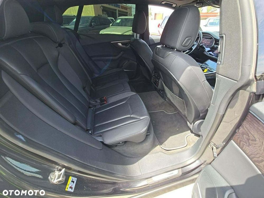 Audi Q8 55 TFSI quattro tiptronic - 9