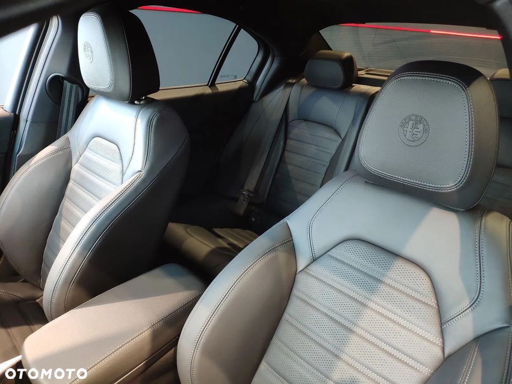 Alfa Romeo Giulia 2.0 Turbo Veloce Q4 - 23