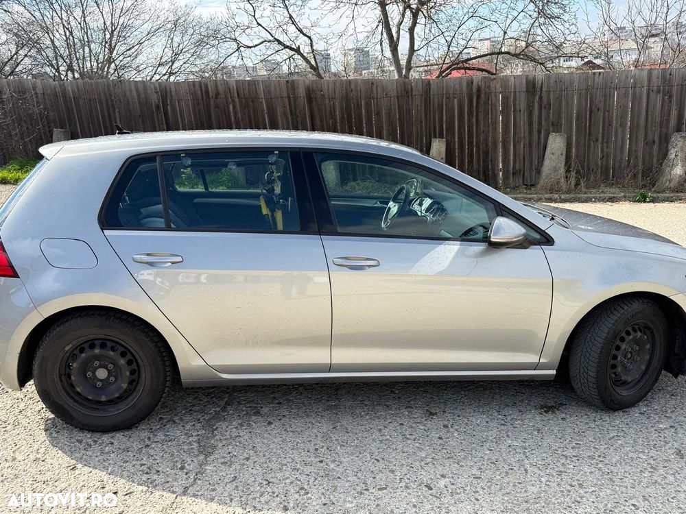 Volkswagen Golf 1.6 TDI Comfortline - 4