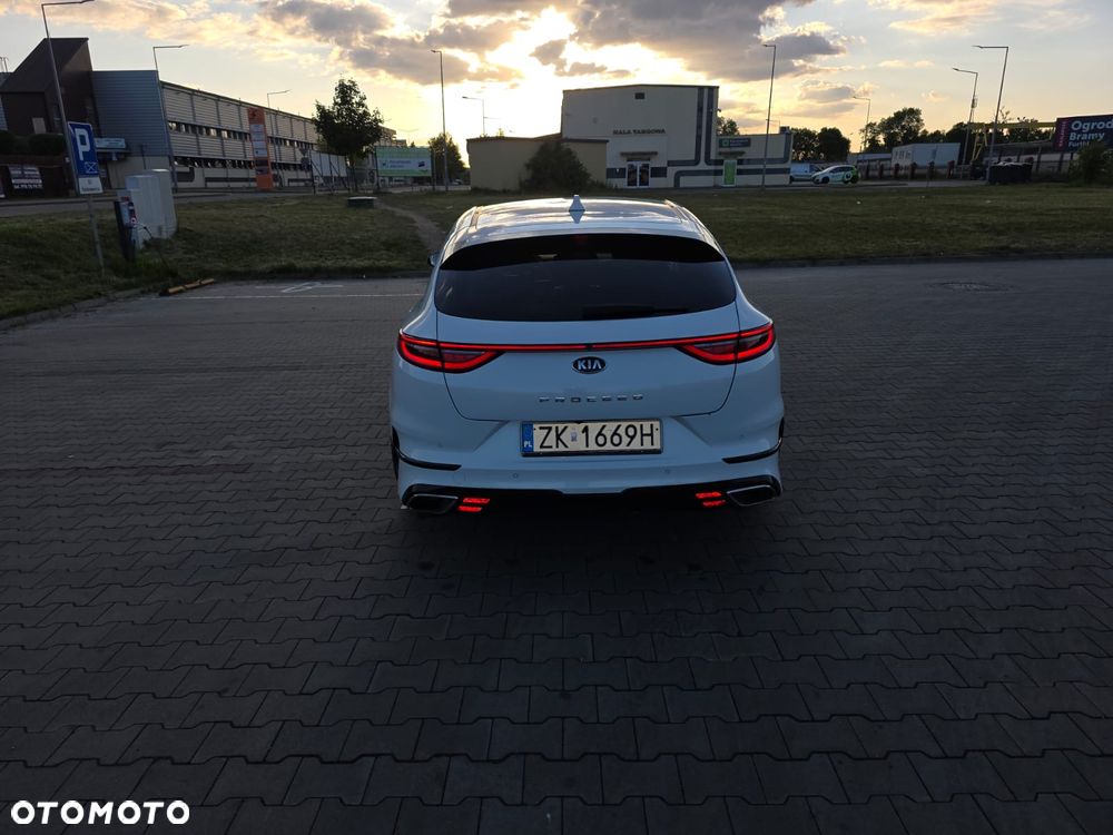 Kia ProCeed 1.6 T-GDI GT DCT - 6