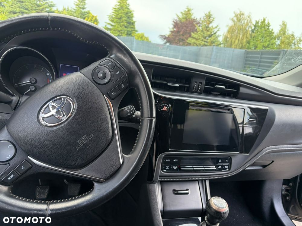 Toyota Auris 1.6 Classic Plus - 2