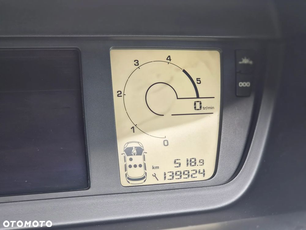 Citroën C4 Grand Picasso - 27