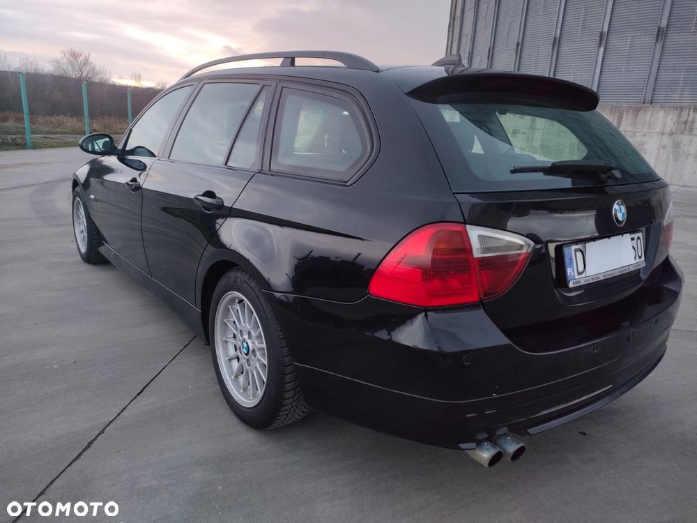 BMW Seria 3 318d - 3