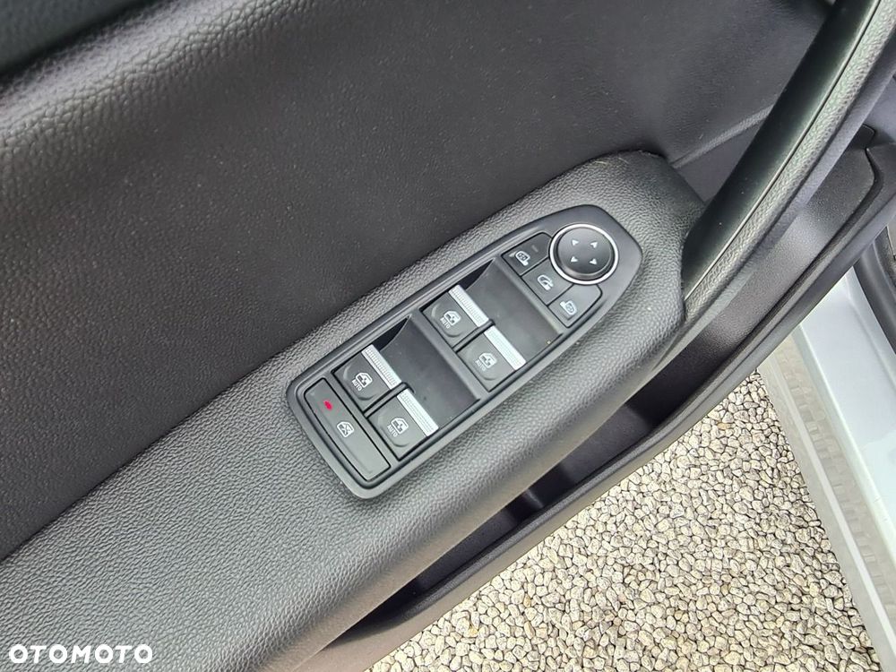 Renault Captur 1.3 TCe mHEV Intens EDC - 30