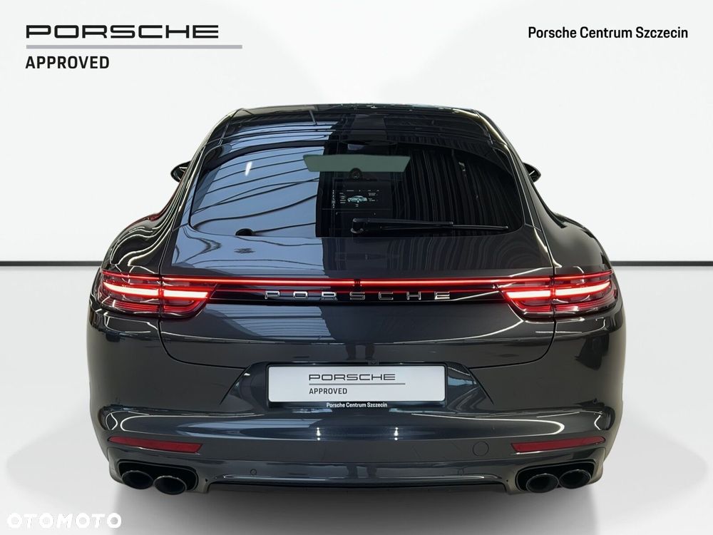 Porsche Panamera - 4