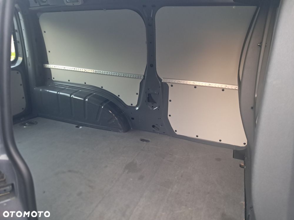 Volkswagen Caddy Max - 13