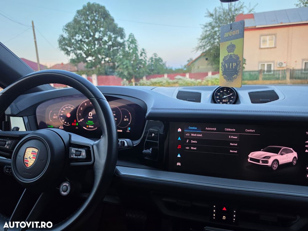 Porsche Cayenne Coupe E-Hybrid - 16