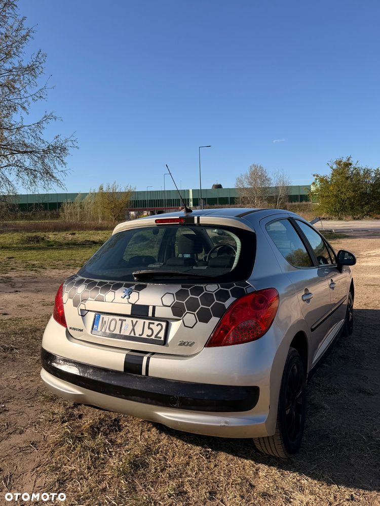 Peugeot 207 - 10