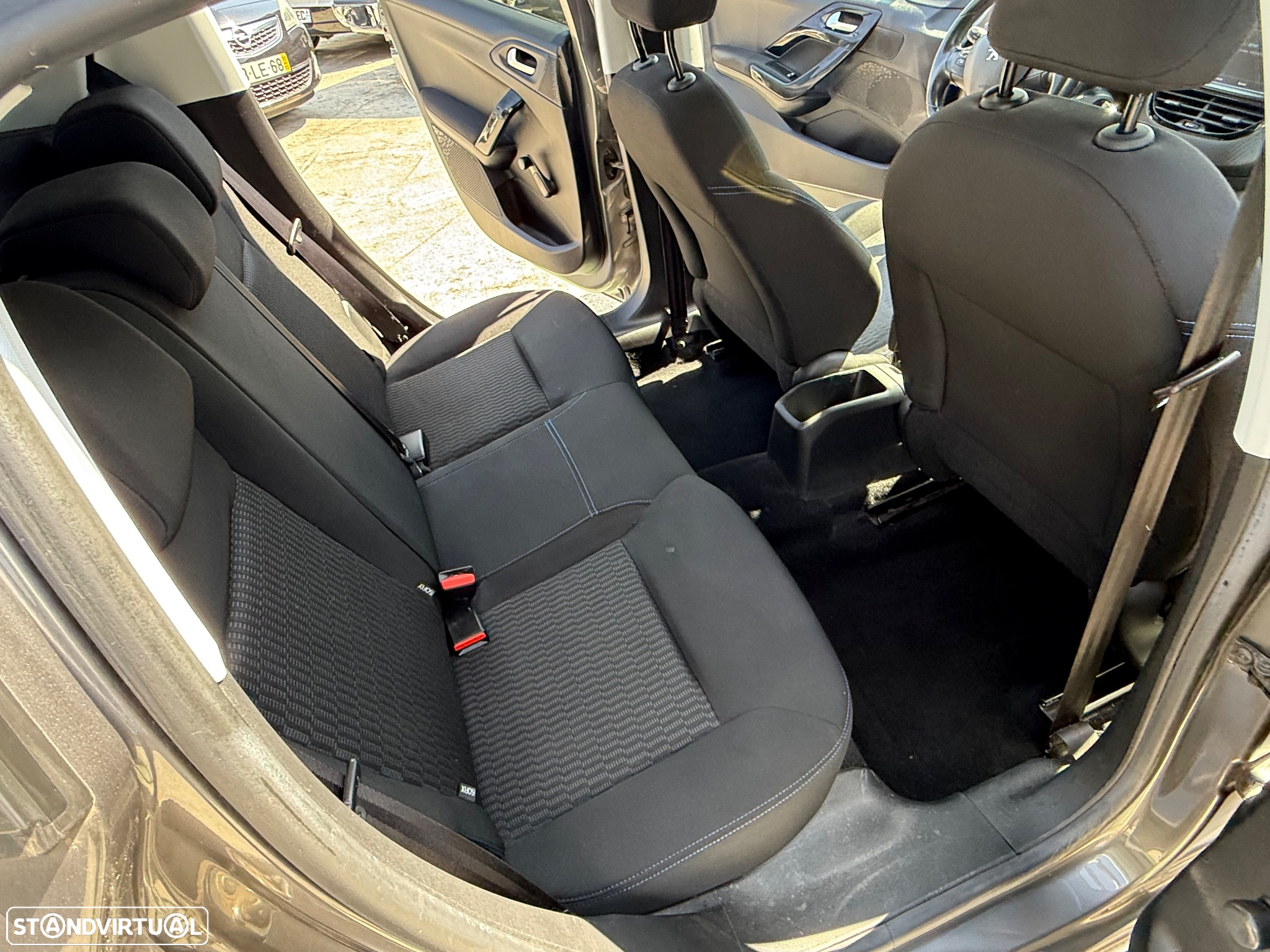 Peugeot 208 1.2 PureTech Style - 7