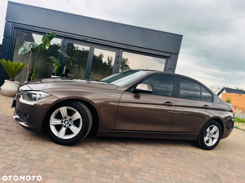 BMW Seria 3 316d DPF Edition Exclusive - 28