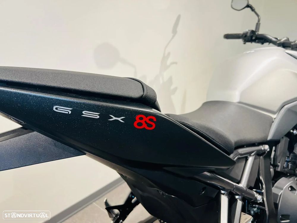 Suzuki GSX 8 S - 5