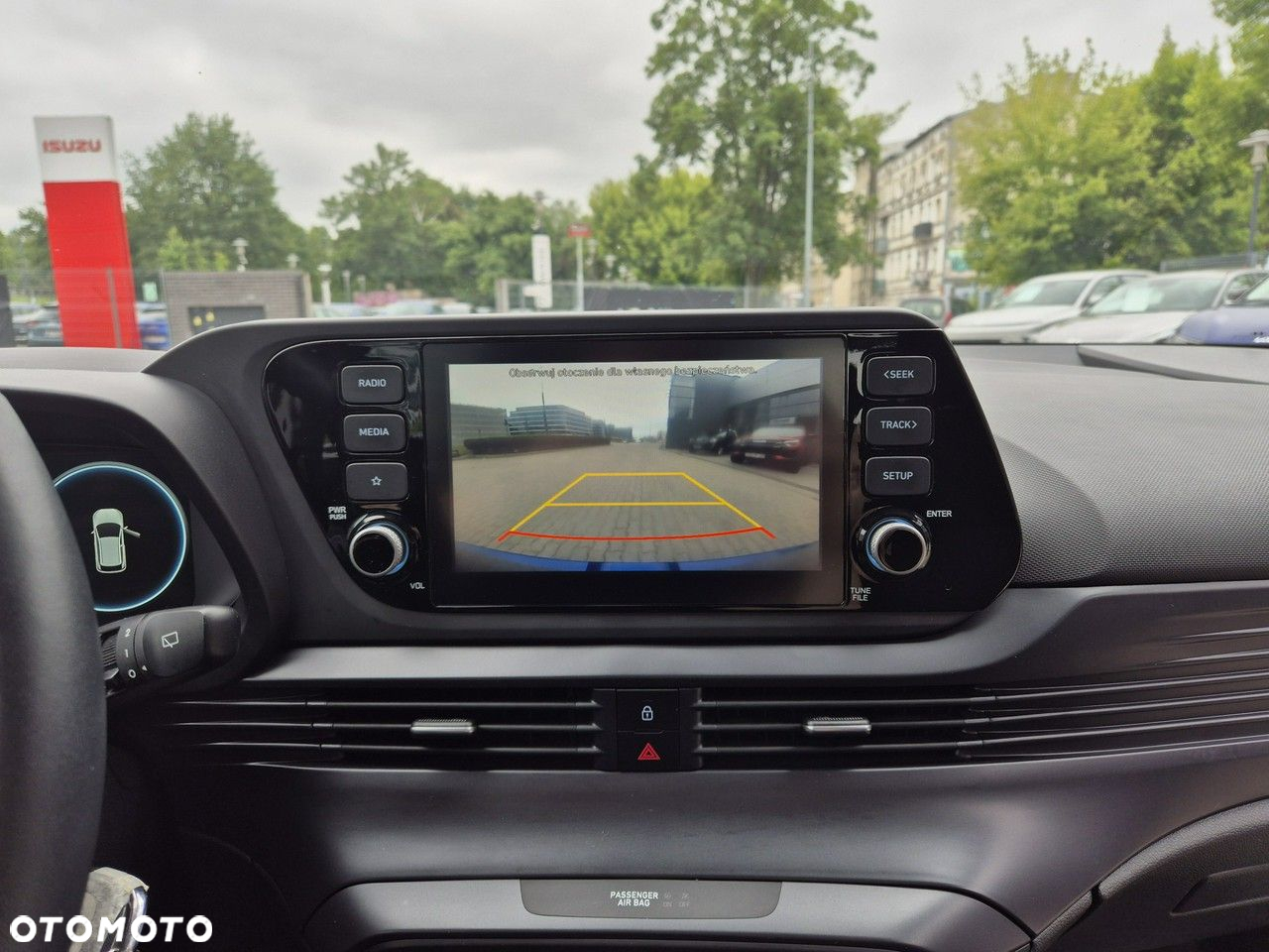 Hyundai i20 - 24
