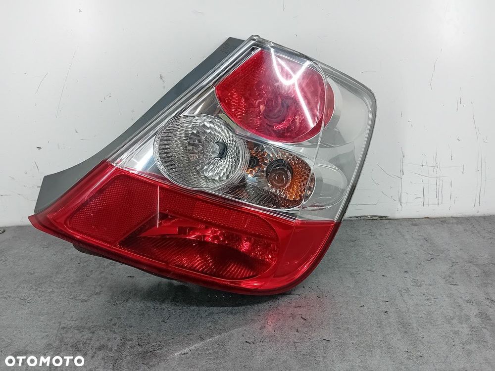 LAMPA TYLNA PRAWA HONDA CIVIC VII HATCHBACK 3 DRZWI - 1