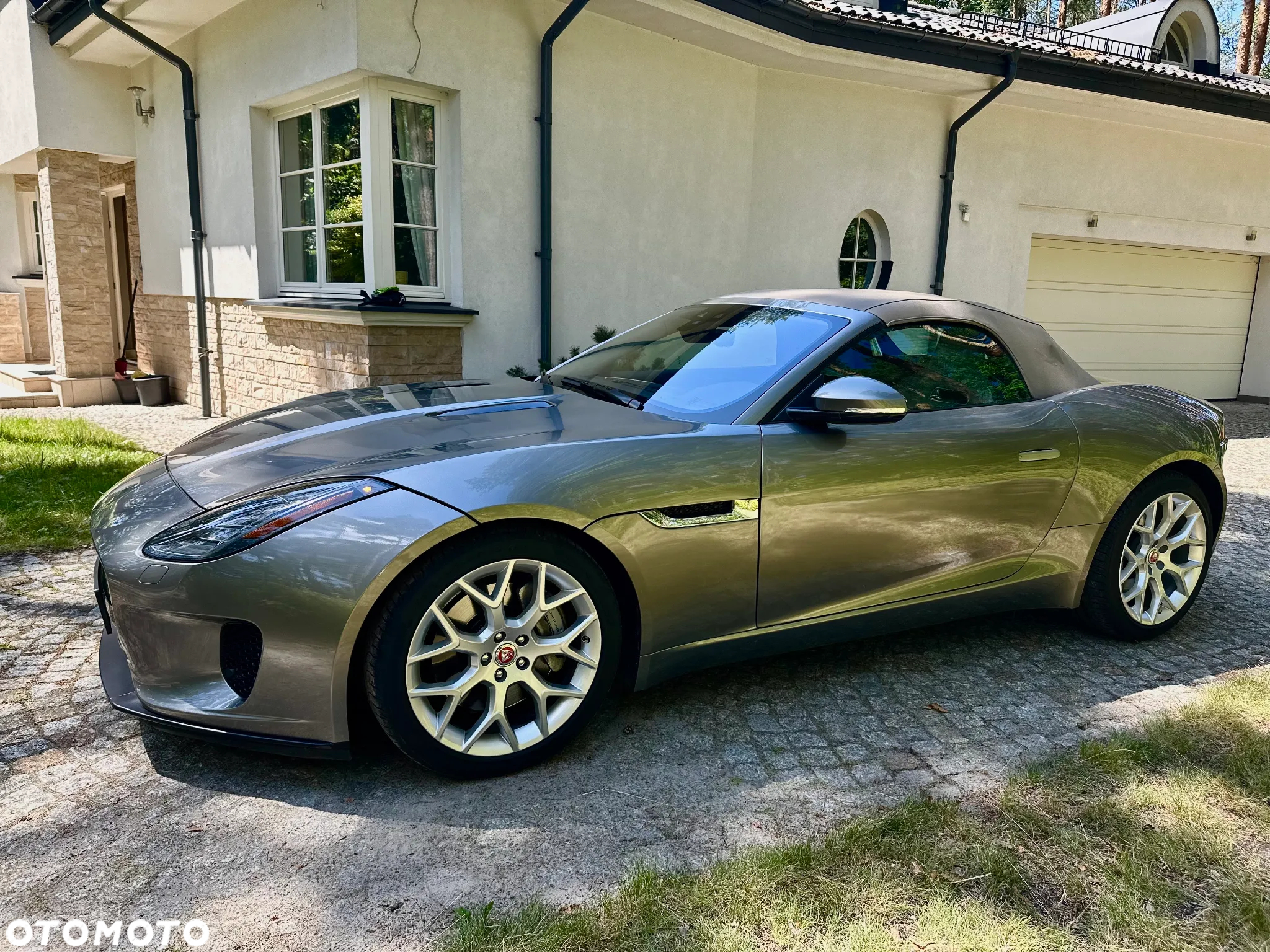 Jaguar F-Type 2.0 Turbo Chequered Flag - 9