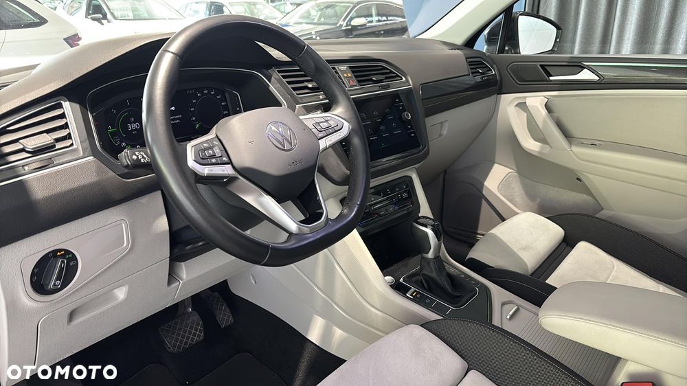 Volkswagen Tiguan 2.0 TDI SCR Elegance DSG - 9