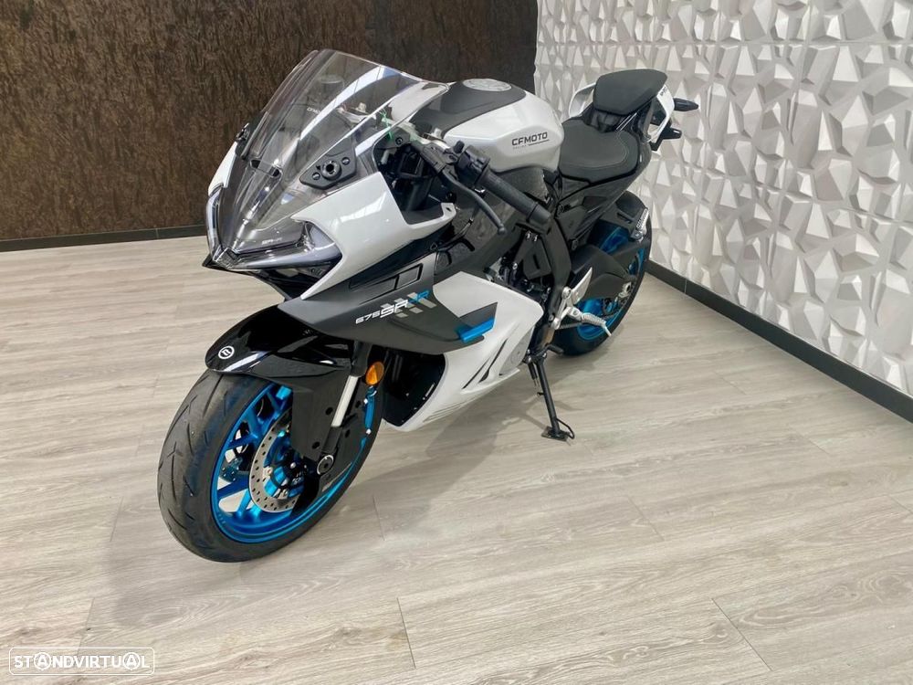 CF Moto 675SR-R - 8