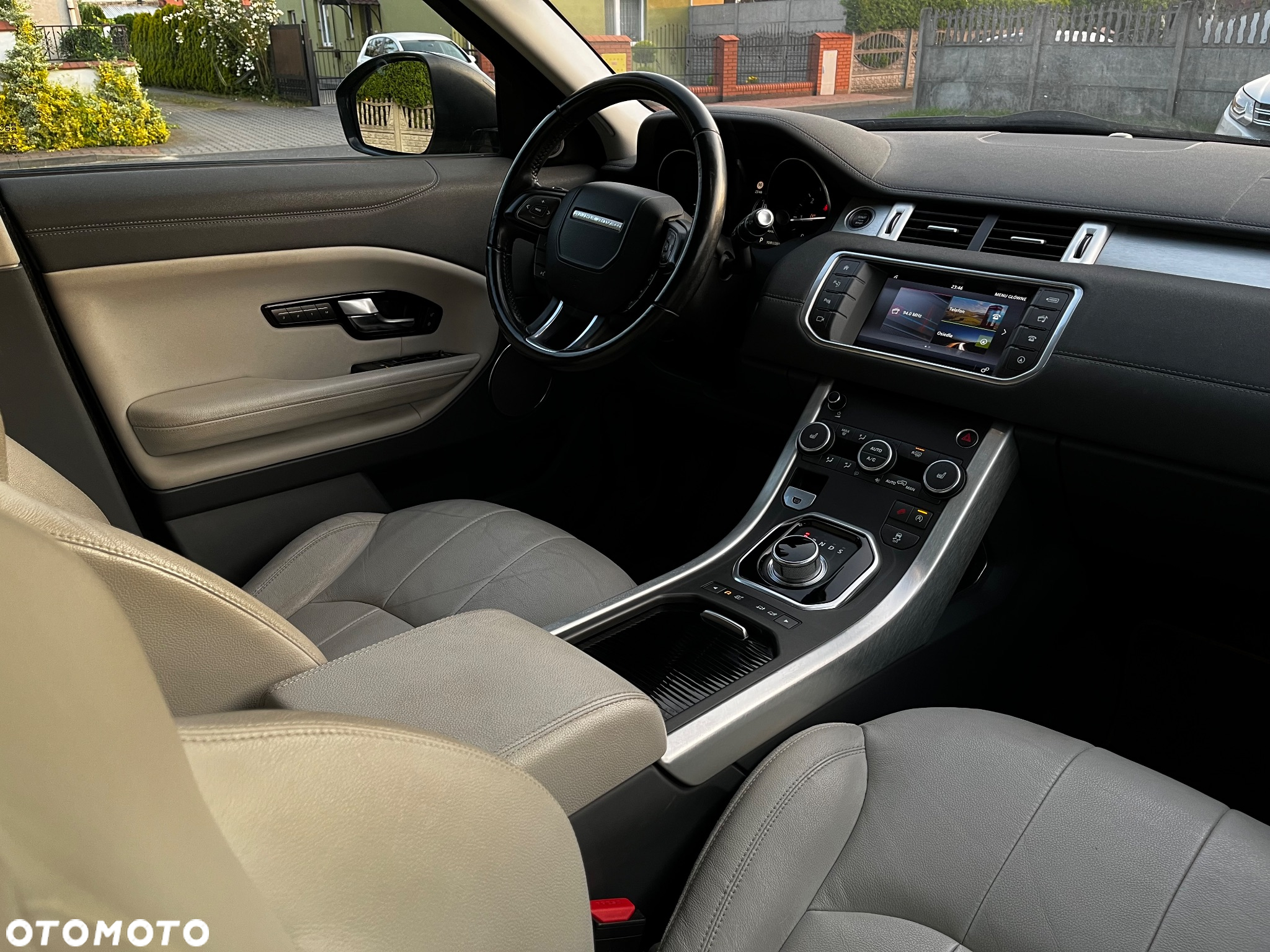 Land Rover Range Rover Evoque - 22