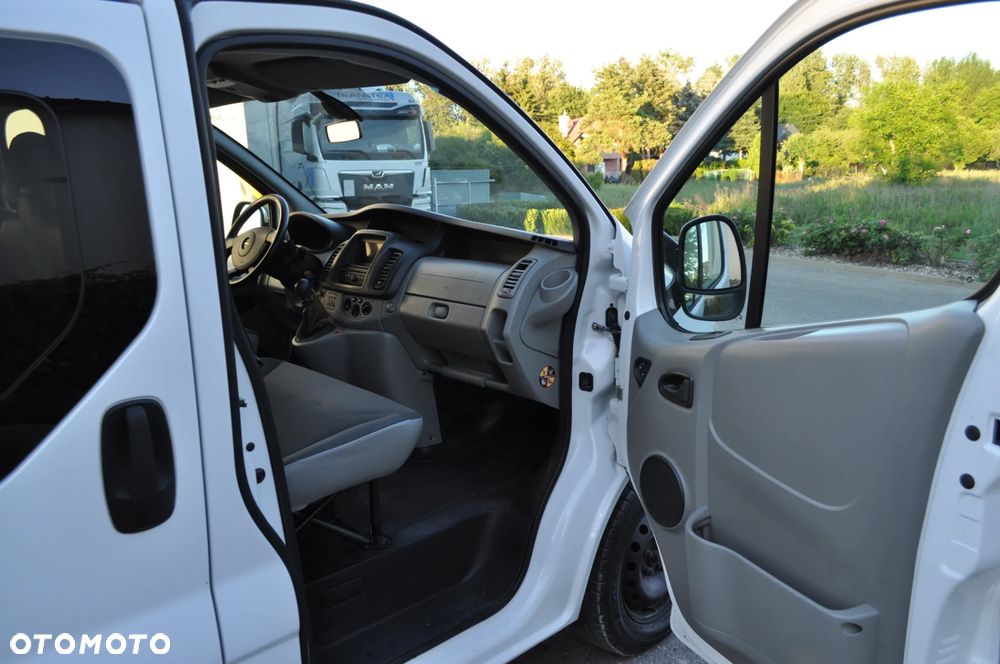 Opel Vivaro - 12