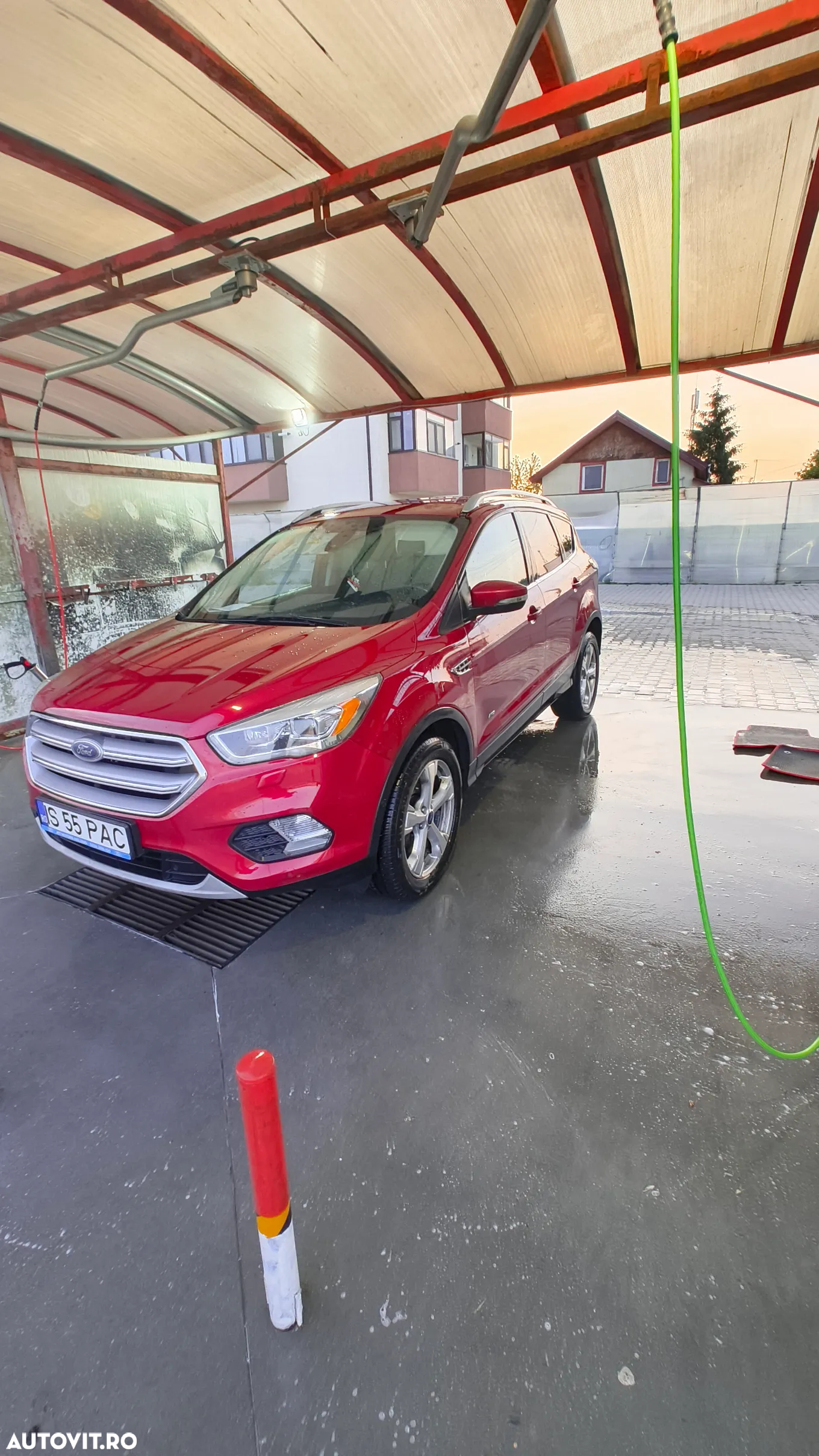 Ford Kuga 2.0 TDCi 4WD Powershift Titanium - 4