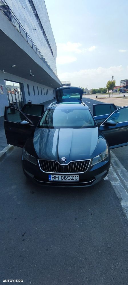 Skoda Superb Combi 2.0 TDI DSG Ambition - 17