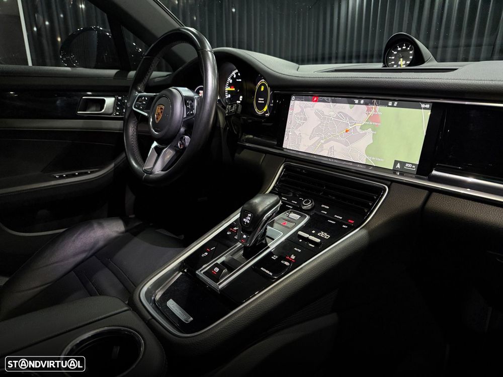 Porsche Panamera Sport Turismo 4 E-Hybrid - 30