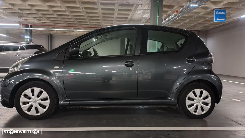 Toyota Aygo 1.0 + AC - 5