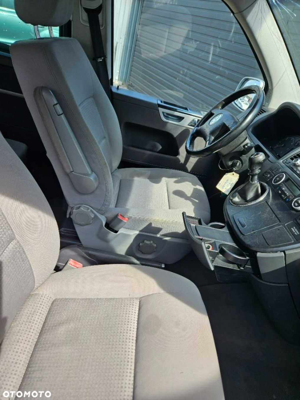 Volkswagen Multivan - 24