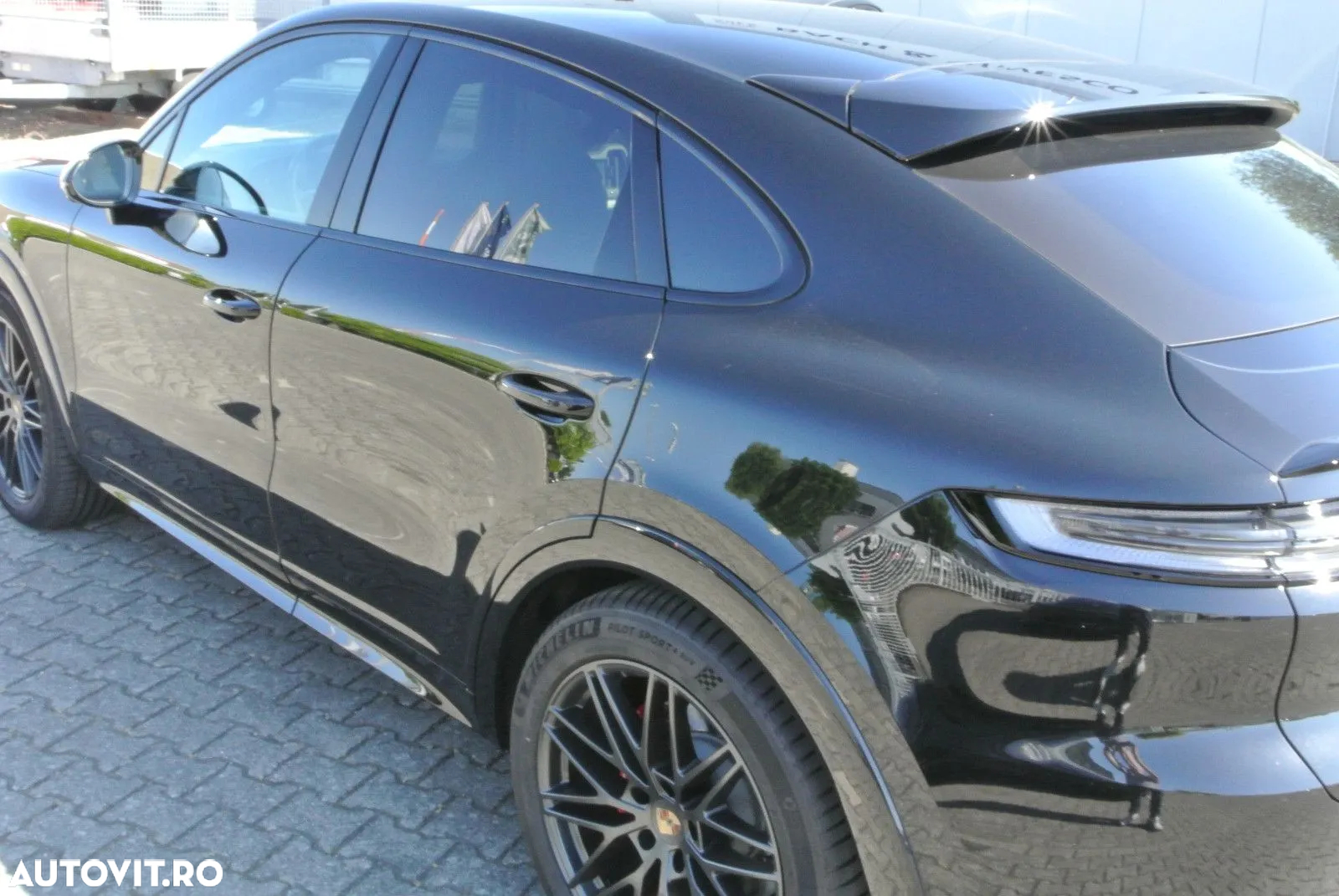 Porsche Cayenne Coupe GTS - 6