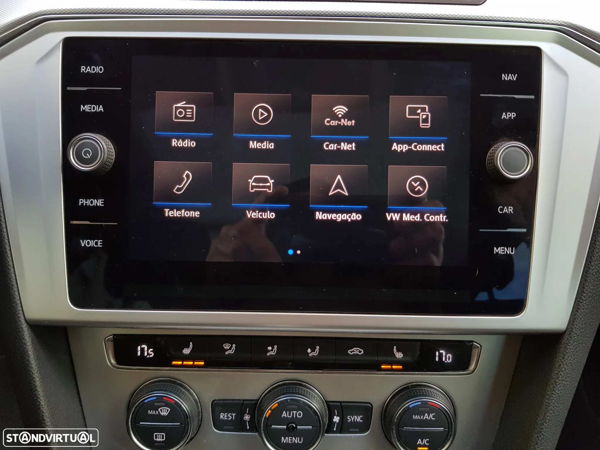 VW Passat Variant 1.6 TDI Highline DSG - 21