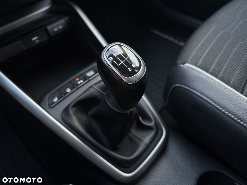 Kia Stonic - 24