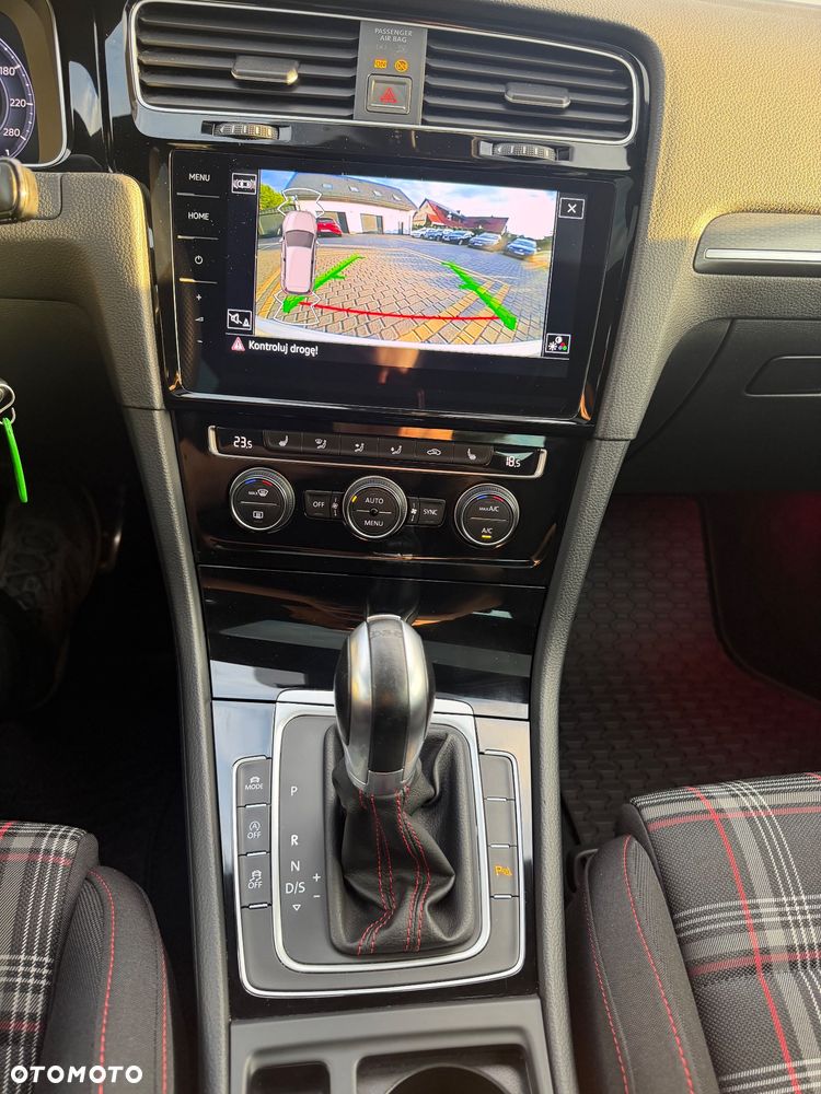 Volkswagen Golf GTI (BlueMotion Technology) DSG - 26