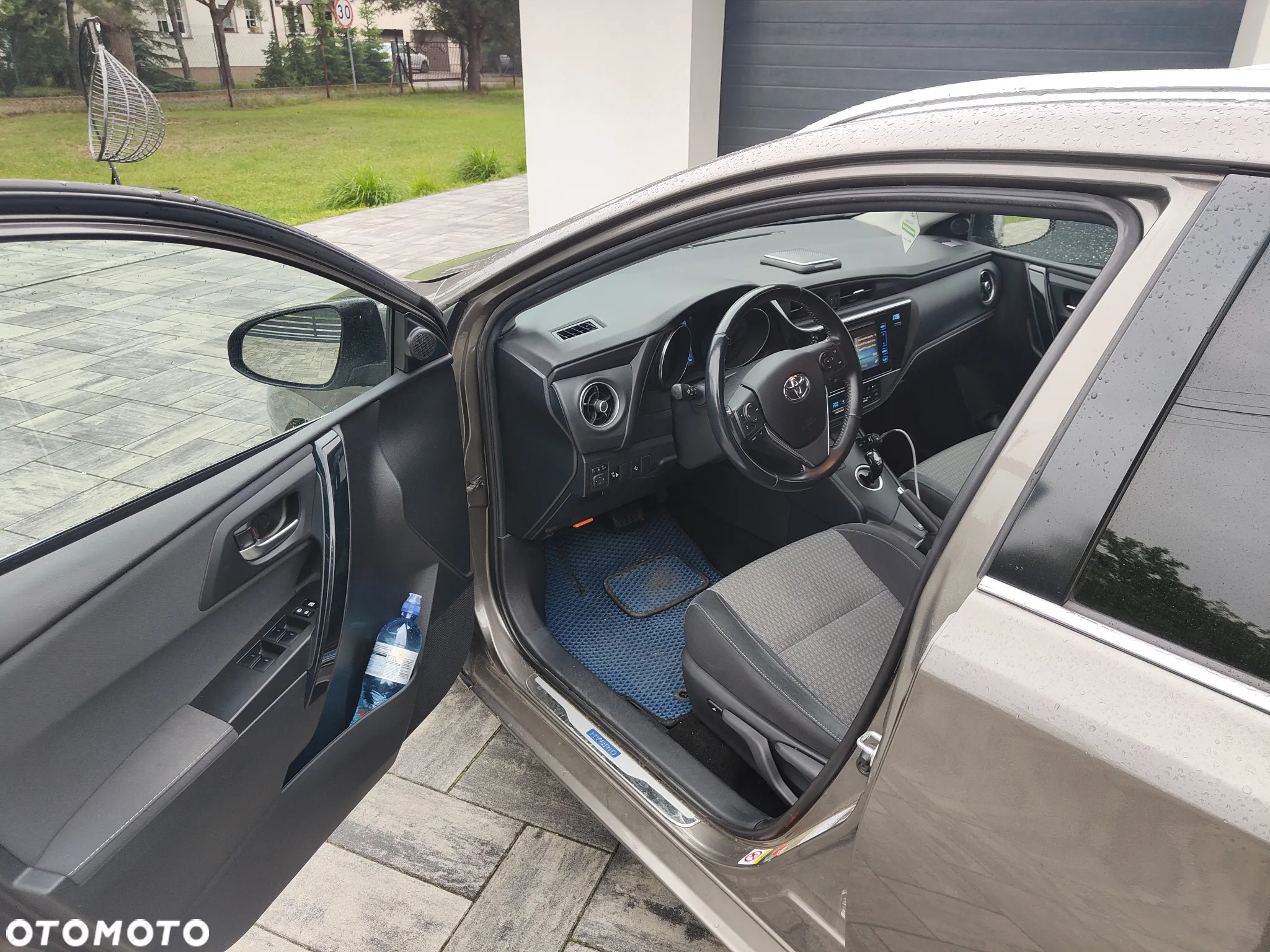 Toyota Auris 1.8 VVT-i Hybrid Automatik Team Deutschland - 6