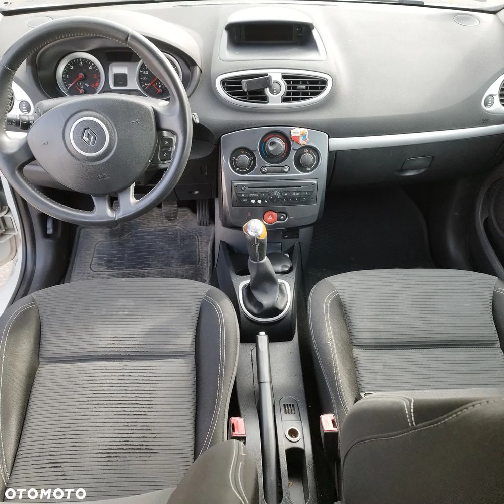 Renault Clio - 6
