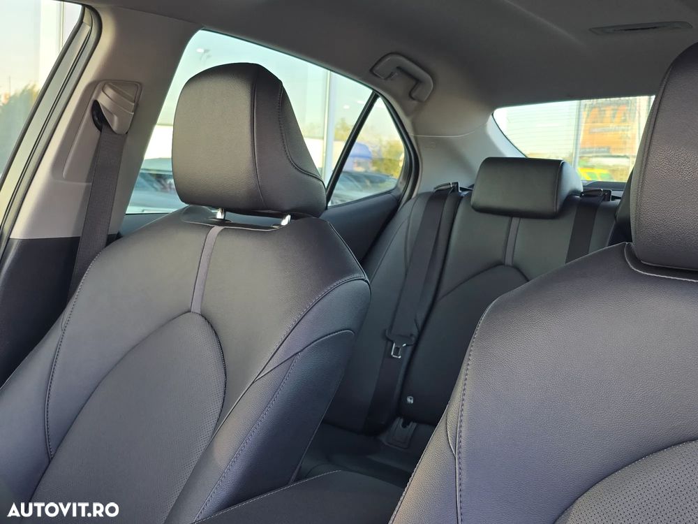 Toyota Camry 2.5 Hybrid Dynamic - 18