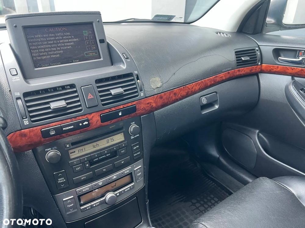 Toyota Avensis - 13